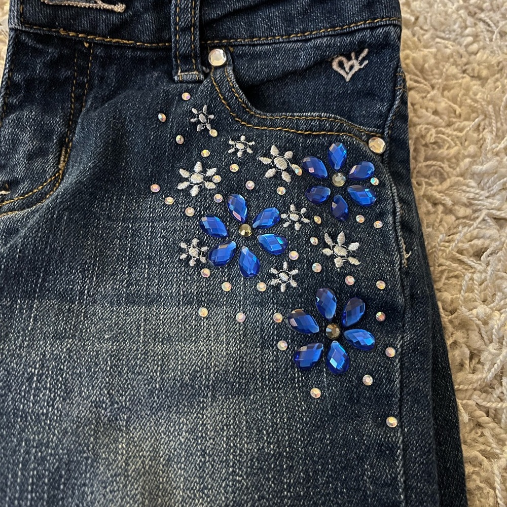 Jean,print with gems on pockets